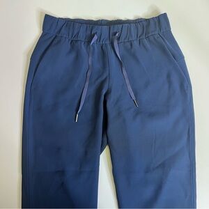 Lululemon On The Fly *Luxtreme* 7/8 Pant Petrol Blue - Size 6